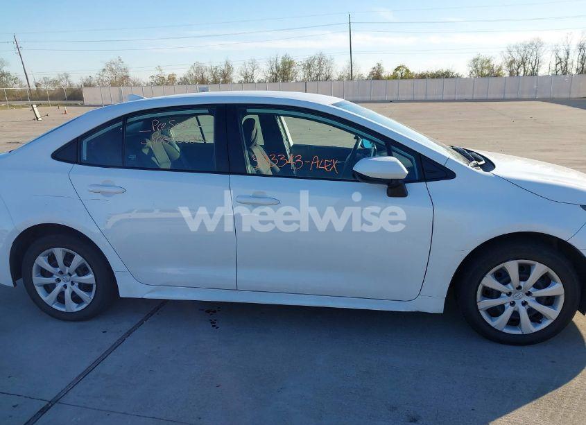 Photo 13 of 2021 Toyota Corolla LE (VIN 5YFEPMAE9MP250268)