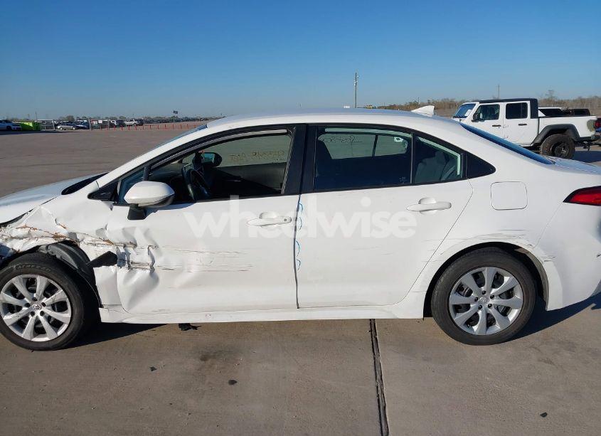 Photo 14 of 2021 Toyota Corolla LE (VIN 5YFEPMAE9MP250268)