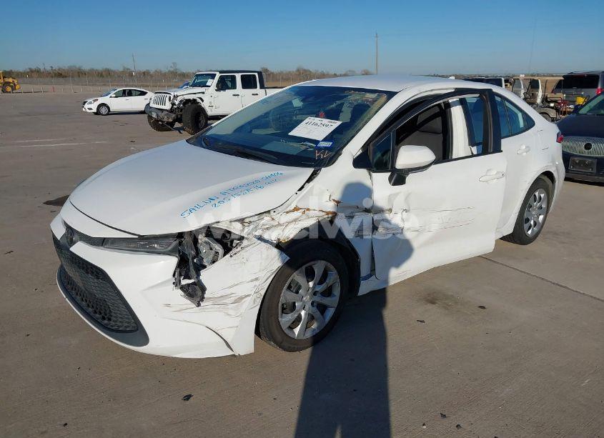 Photo 2 of 2021 Toyota Corolla LE (VIN 5YFEPMAE9MP250268)