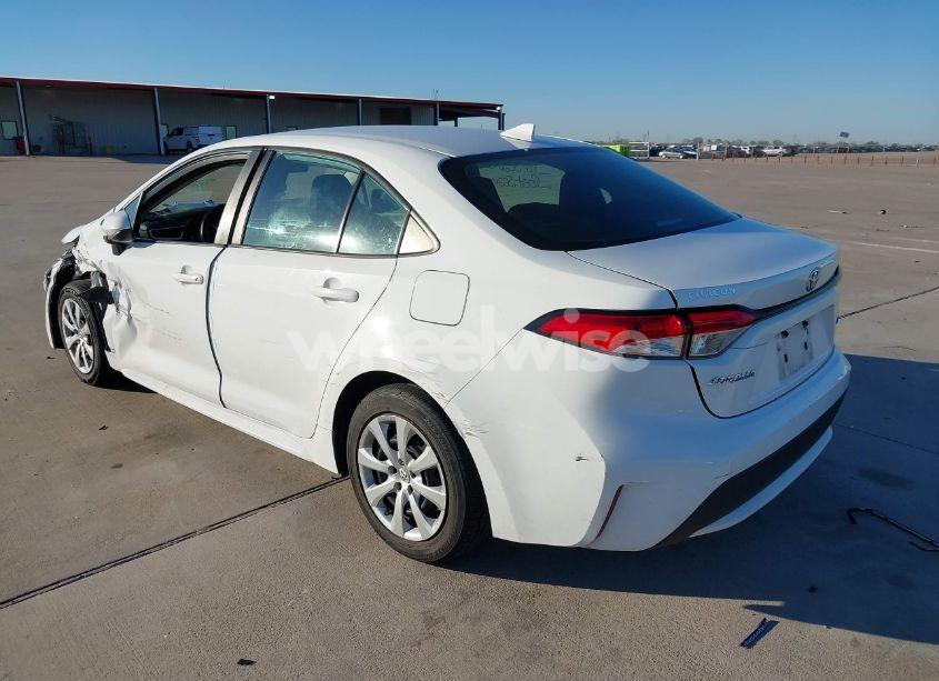 Photo 3 of 2021 Toyota Corolla LE (VIN 5YFEPMAE9MP250268)