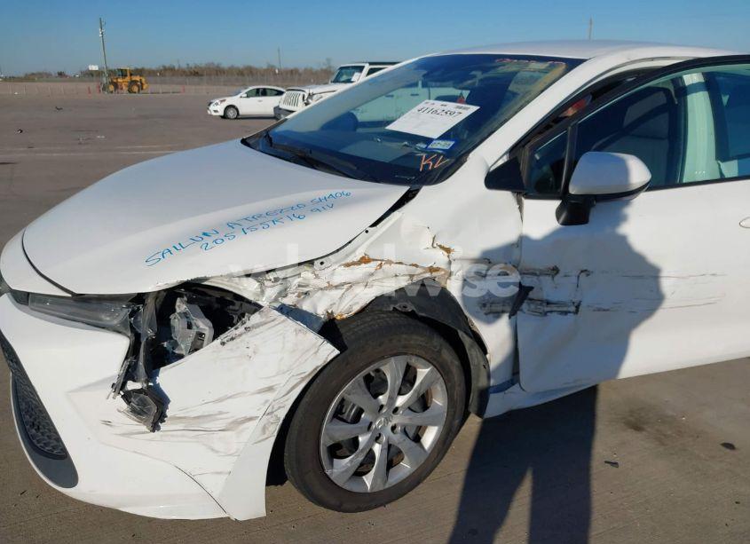 Photo 6 of 2021 Toyota Corolla LE (VIN 5YFEPMAE9MP250268)