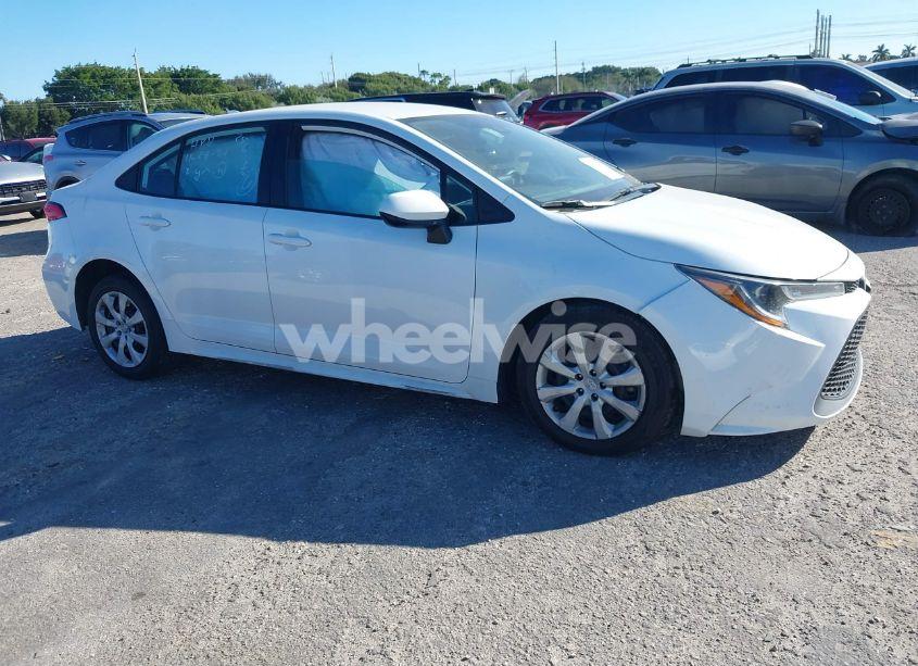 2021 Toyota Corolla LE (VIN 5YFEPMAE9MP256636) main photo