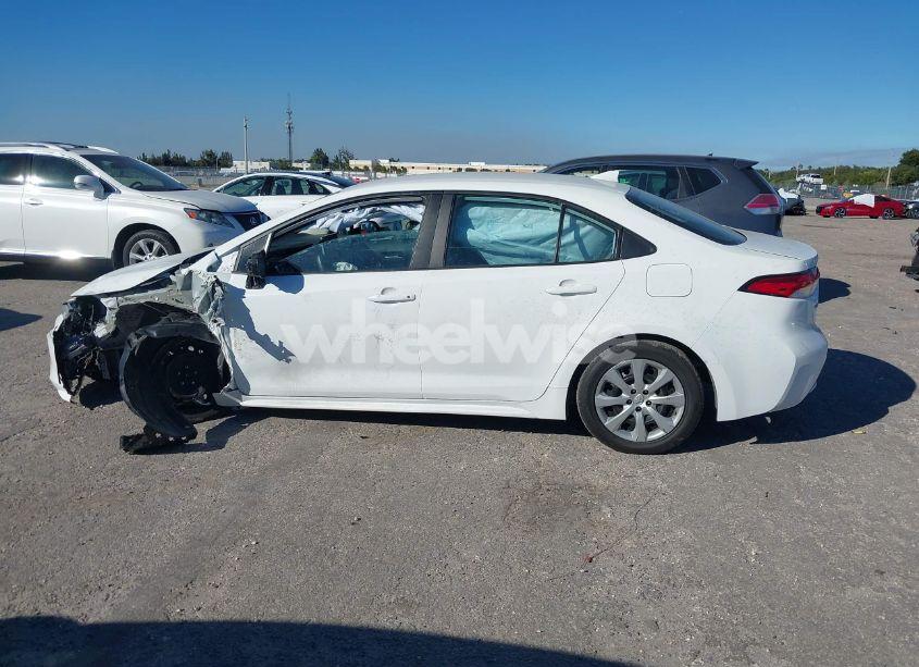 Photo 14 of 2021 Toyota Corolla LE (VIN 5YFEPMAE9MP256636)