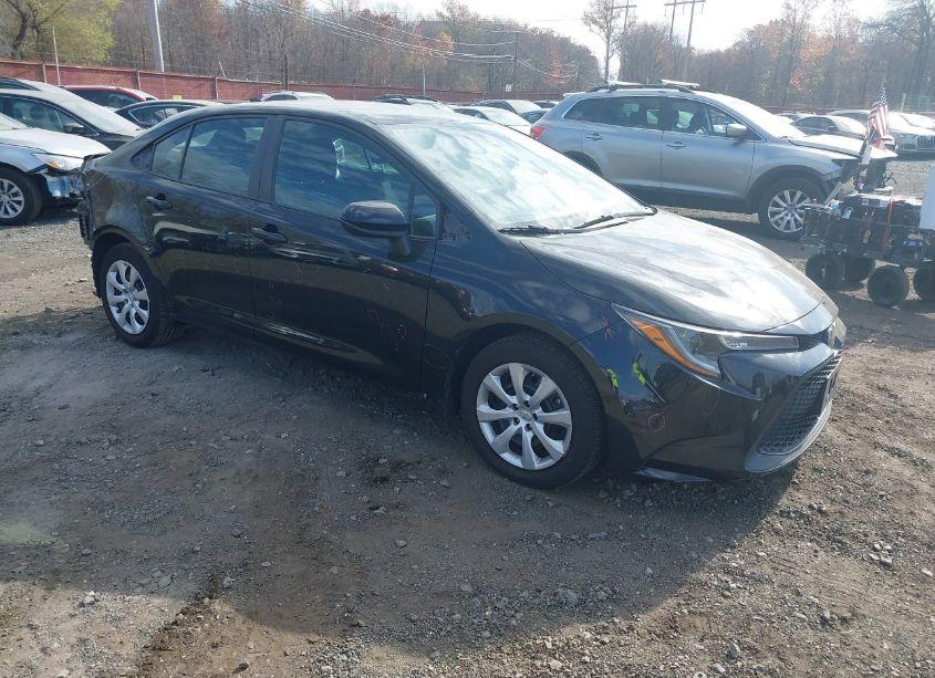 2021 Toyota Corolla LE (VIN 5YFEPMAE9MP262503) main photo