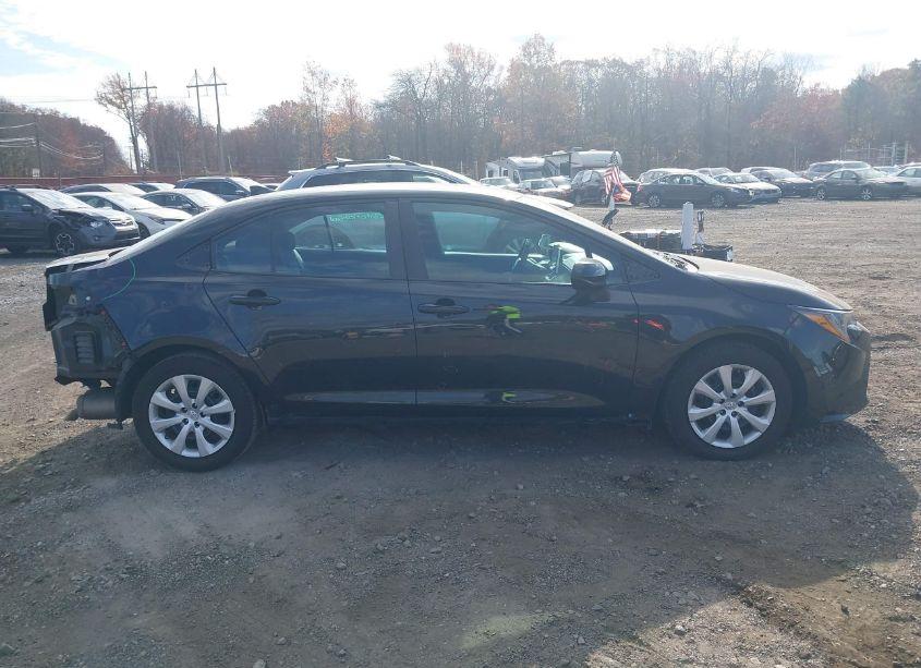 Photo 13 of 2021 Toyota Corolla LE (VIN 5YFEPMAE9MP262503)