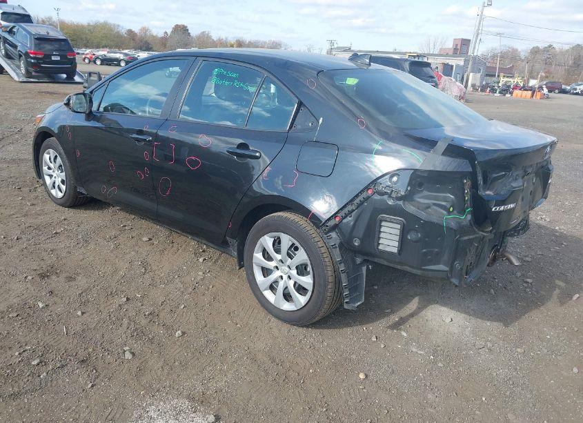 Photo 3 of 2021 Toyota Corolla LE (VIN 5YFEPMAE9MP262503)