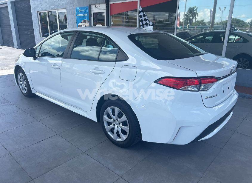 Photo 3 of 2021 Toyota Corolla LE (VIN 5YFEPMAE9MP267507)