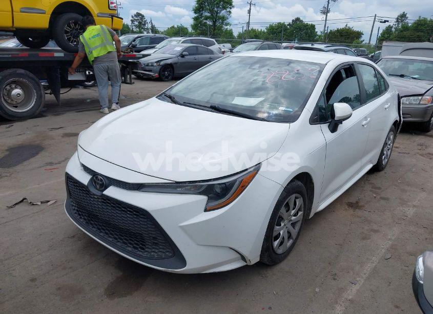 Photo 2 of 2021 Toyota Corolla LE (VIN 5YFEPMAE9MP268852)