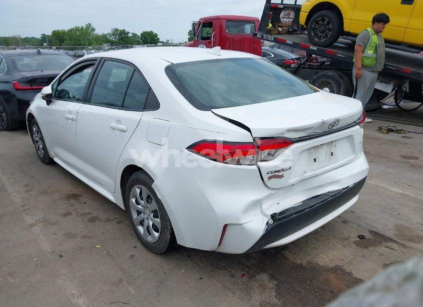 Photo 3 of 2021 Toyota Corolla LE (VIN 5YFEPMAE9MP268852)