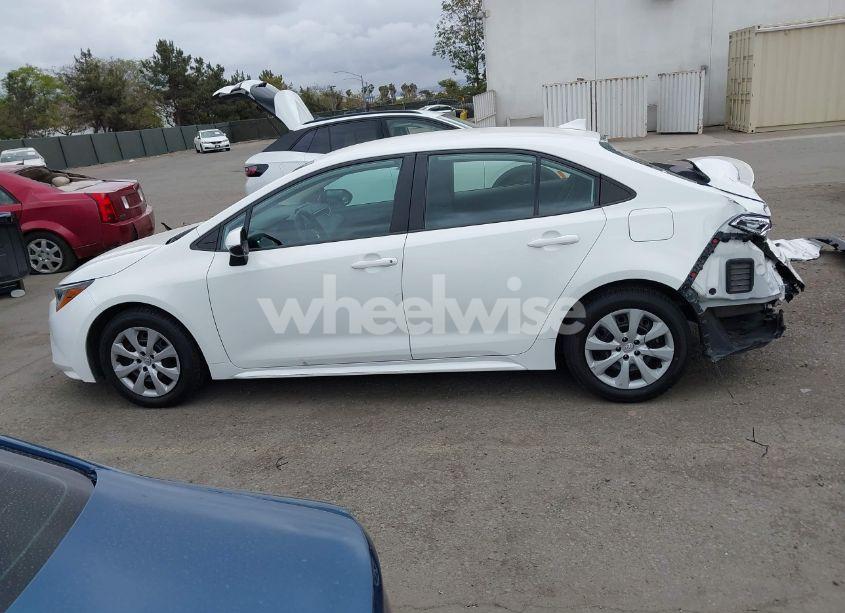 Photo 15 of 2022 Toyota Corolla LE (VIN 5YFEPMAE9NP272871)