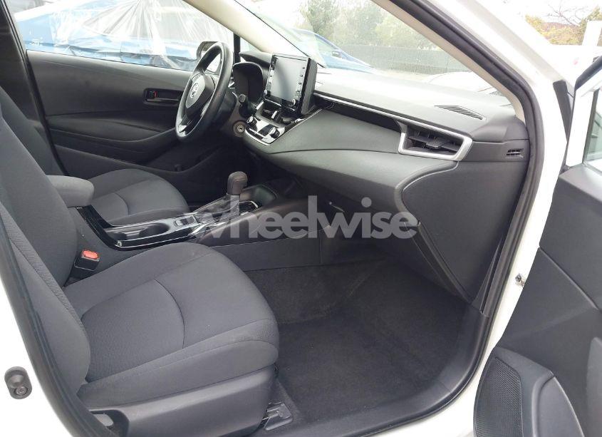 Photo 5 of 2022 Toyota Corolla LE (VIN 5YFEPMAE9NP272871)
