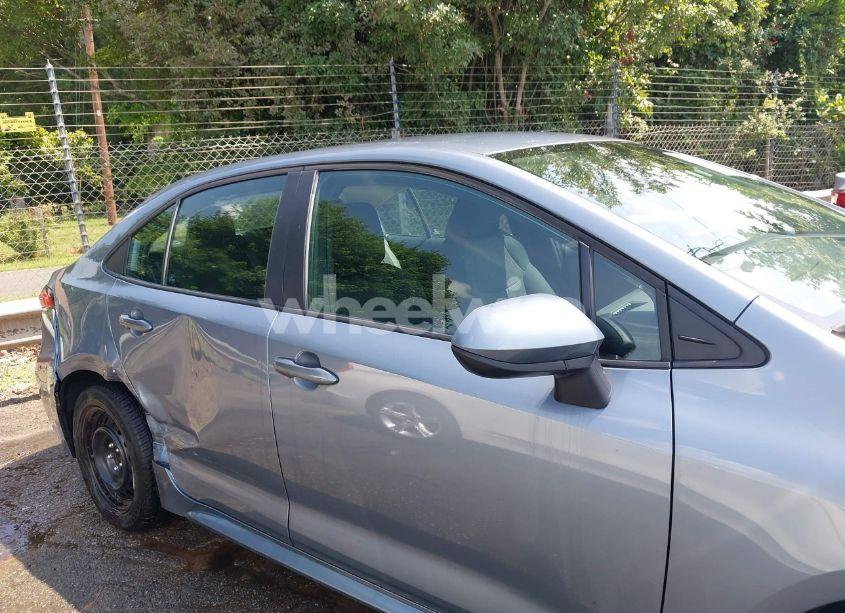 Photo 13 of 2022 Toyota Corolla LE (VIN 5YFEPMAE9NP281005)