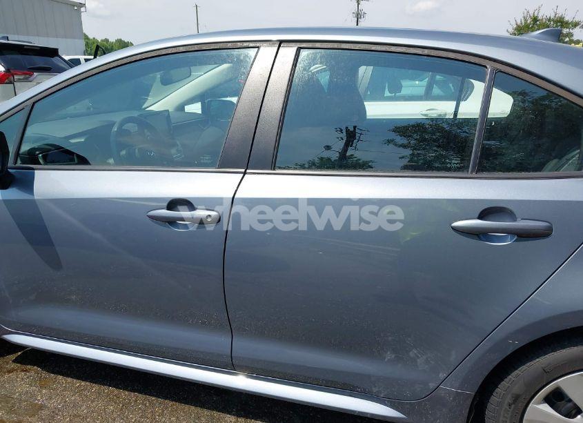 Photo 14 of 2022 Toyota Corolla LE (VIN 5YFEPMAE9NP281005)