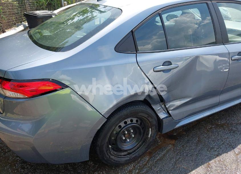 Photo 6 of 2022 Toyota Corolla LE (VIN 5YFEPMAE9NP281005)