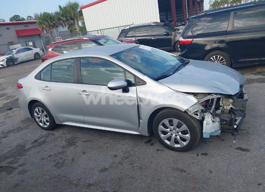 Photo 14 of 2022 Toyota Corolla LE (VIN 5YFEPMAE9NP290285)