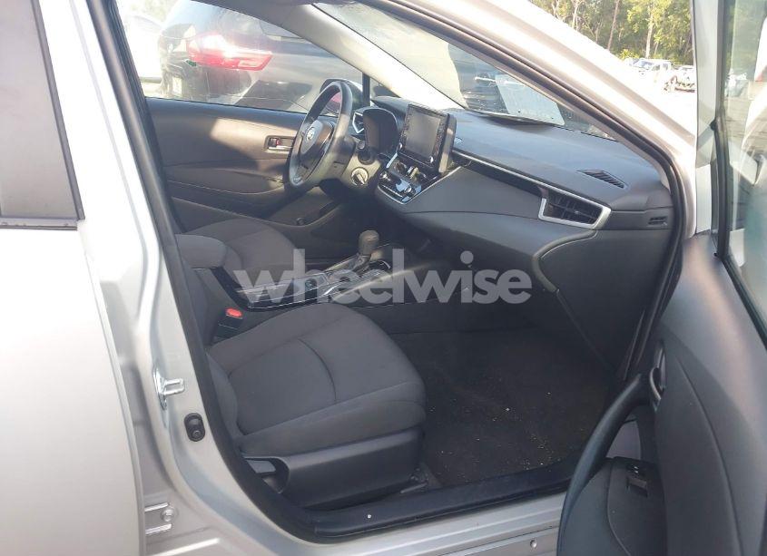 Photo 5 of 2022 Toyota Corolla LE (VIN 5YFEPMAE9NP290285)