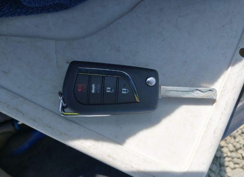 Photo 11 of 2022 Toyota Corolla LE (VIN 5YFEPMAE9NP290951)