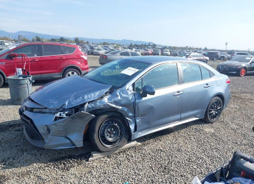 Photo 2 of 2022 Toyota Corolla LE (VIN 5YFEPMAE9NP290951)