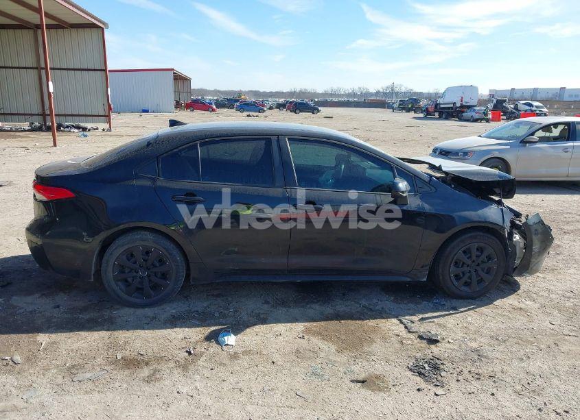 Photo 13 of 2022 Toyota Corolla LE (VIN 5YFEPMAE9NP295423)