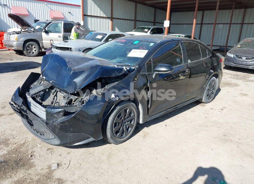 Photo 2 of 2022 Toyota Corolla LE (VIN 5YFEPMAE9NP295423)