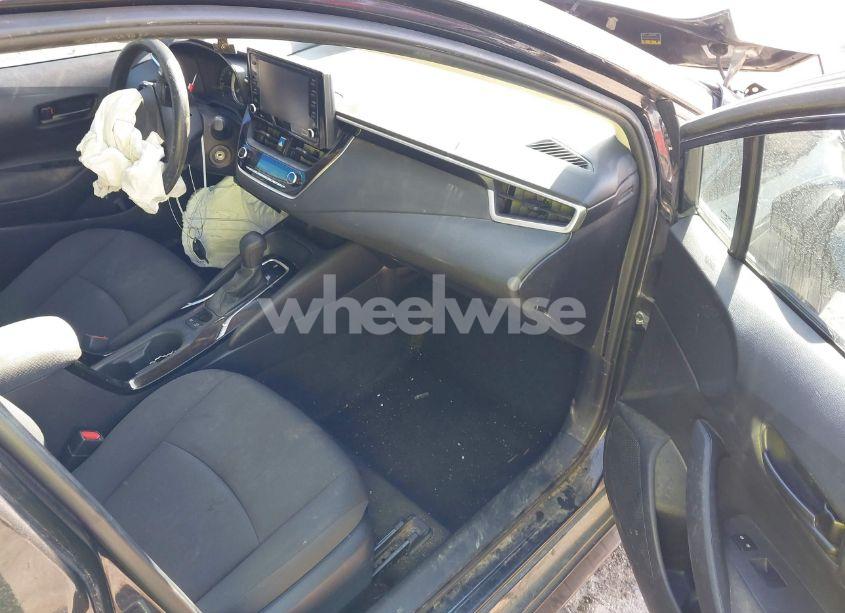 Photo 5 of 2022 Toyota Corolla LE (VIN 5YFEPMAE9NP295423)