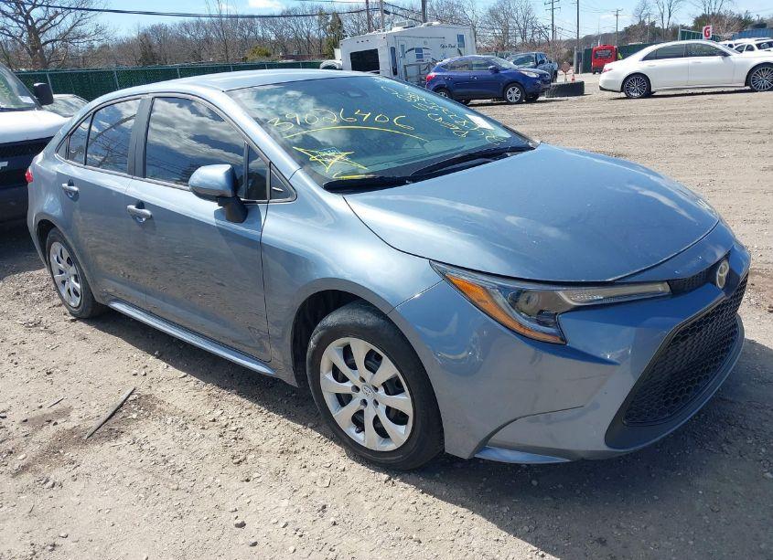 2022 Toyota Corolla LE (VIN 5YFEPMAE9NP296555) main photo