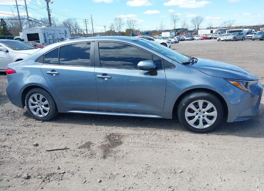 Photo 12 of 2022 Toyota Corolla LE (VIN 5YFEPMAE9NP296555)