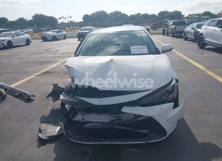 Photo 13 of 2022 Toyota Corolla LE (VIN 5YFEPMAE9NP298791)