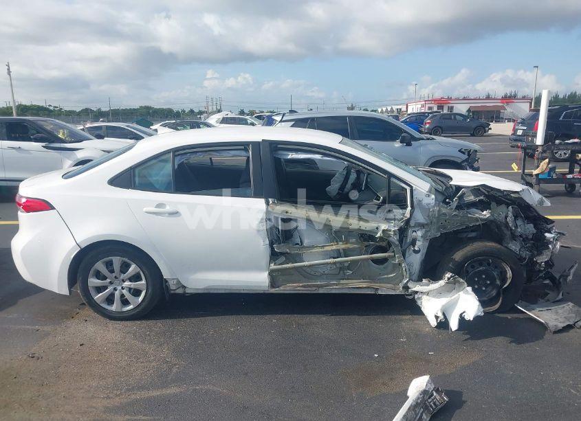 Photo 14 of 2022 Toyota Corolla LE (VIN 5YFEPMAE9NP298791)