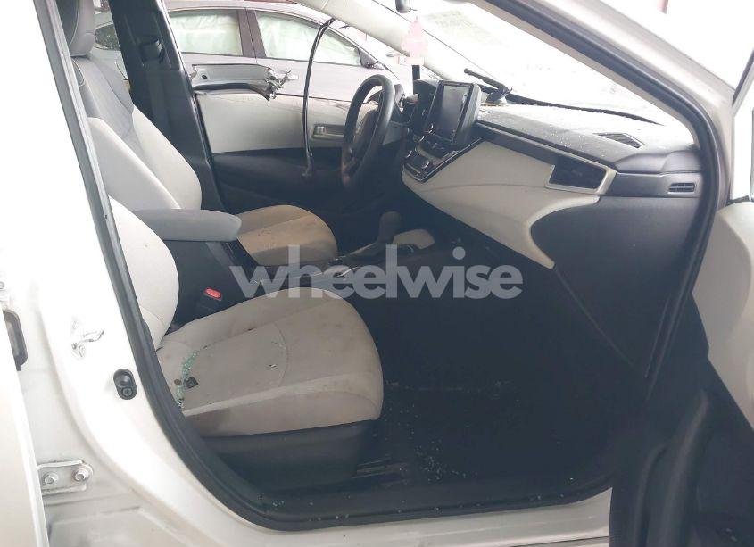 Photo 5 of 2022 Toyota Corolla LE (VIN 5YFEPMAE9NP305562)