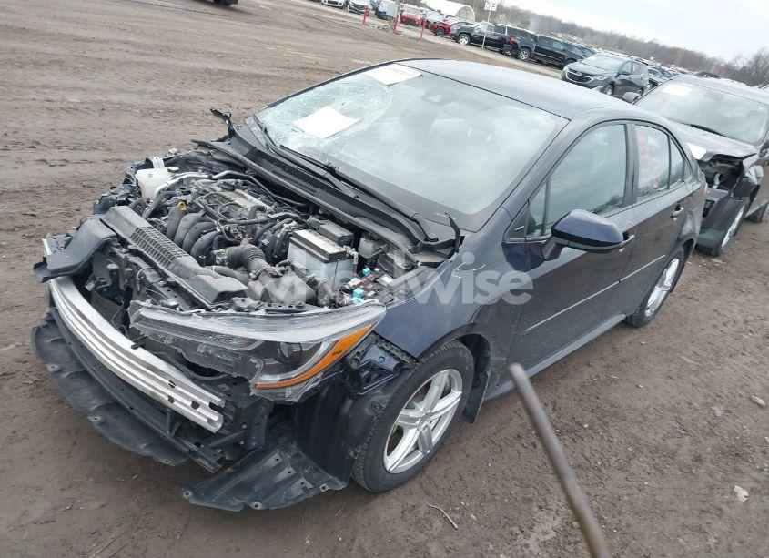 Photo 2 of 2022 Toyota Corolla LE (VIN 5YFEPMAE9NP308655)