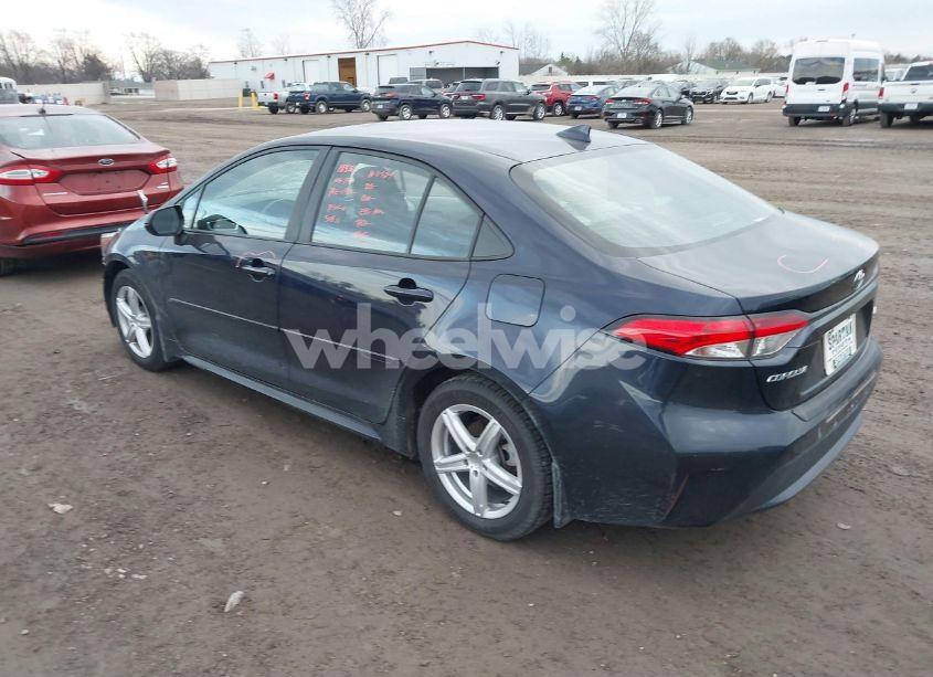 Photo 3 of 2022 Toyota Corolla LE (VIN 5YFEPMAE9NP308655)