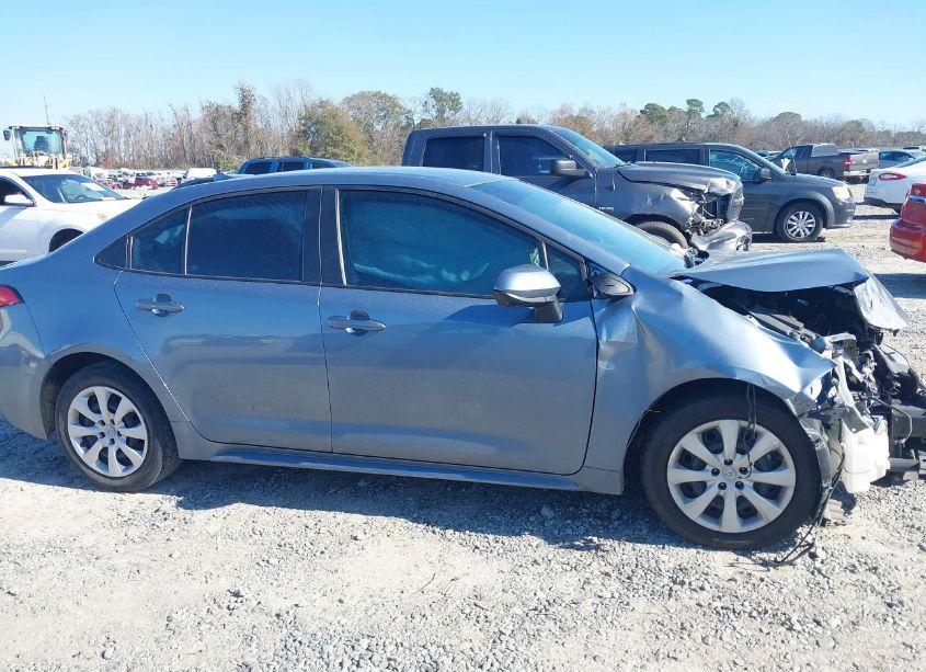 Photo 13 of 2022 Toyota Corolla LE (VIN 5YFEPMAE9NP310244)