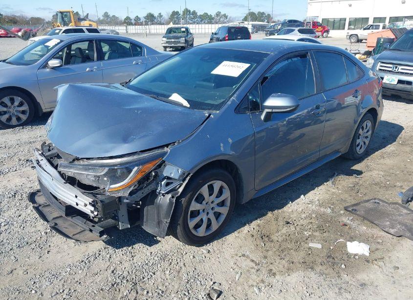 Photo 2 of 2022 Toyota Corolla LE (VIN 5YFEPMAE9NP310244)