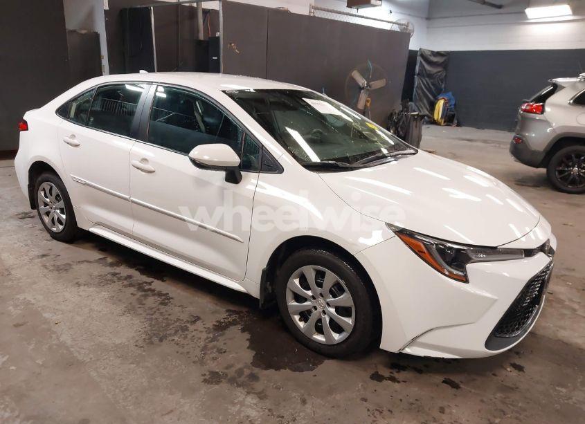 2022 Toyota Corolla LE (VIN 5YFEPMAE9NP312754) main photo