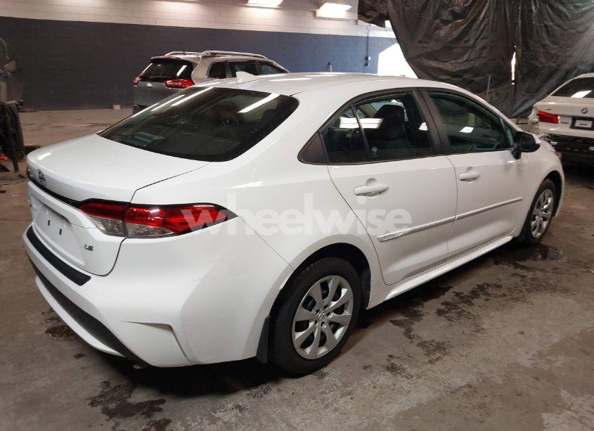 Photo 4 of 2022 Toyota Corolla LE (VIN 5YFEPMAE9NP312754)