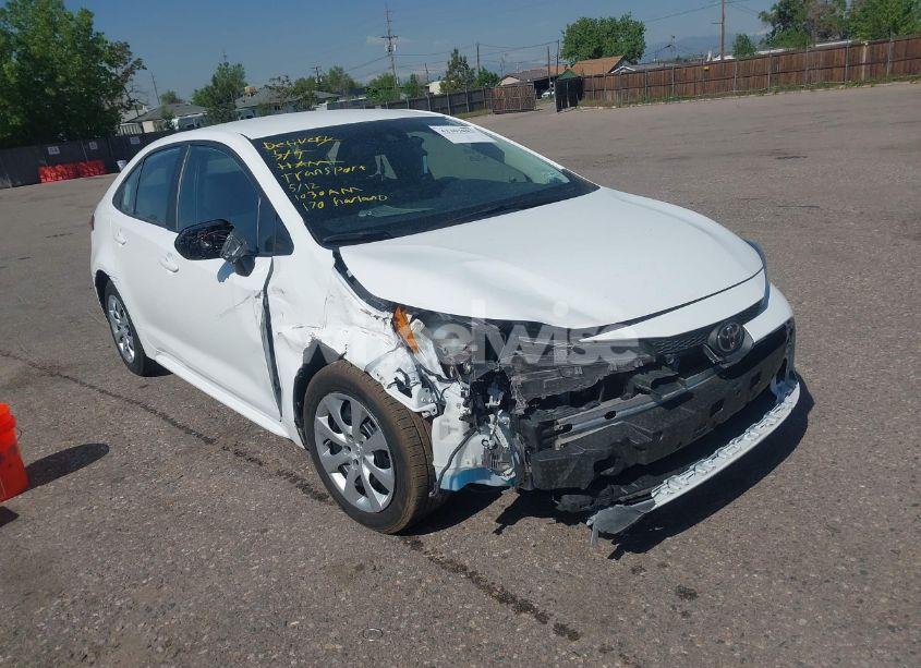 2022 Toyota Corolla LE (VIN 5YFEPMAE9NP317615) main photo