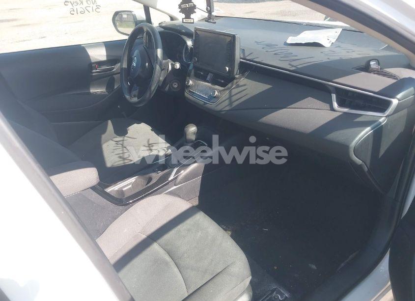 Photo 5 of 2022 Toyota Corolla LE (VIN 5YFEPMAE9NP317615)