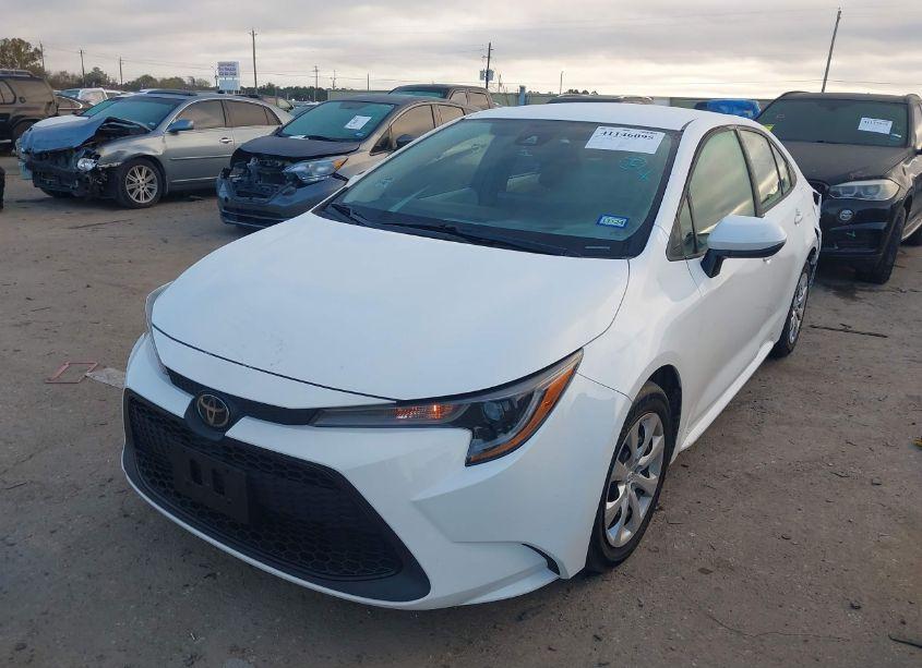 Photo 2 of 2022 Toyota Corolla LE (VIN 5YFEPMAE9NP318604)