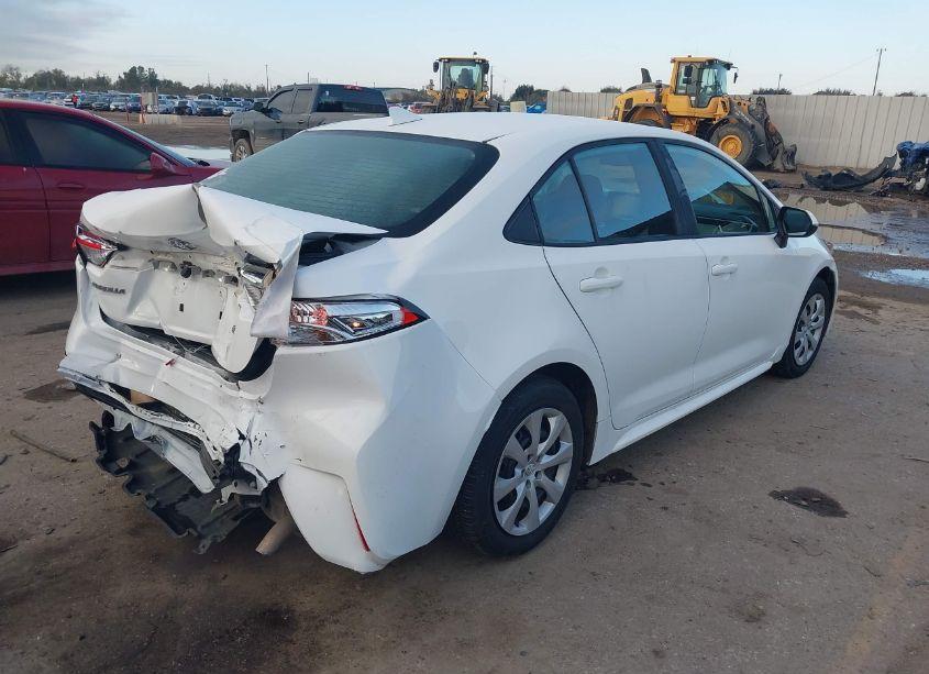 Photo 4 of 2022 Toyota Corolla LE (VIN 5YFEPMAE9NP318604)