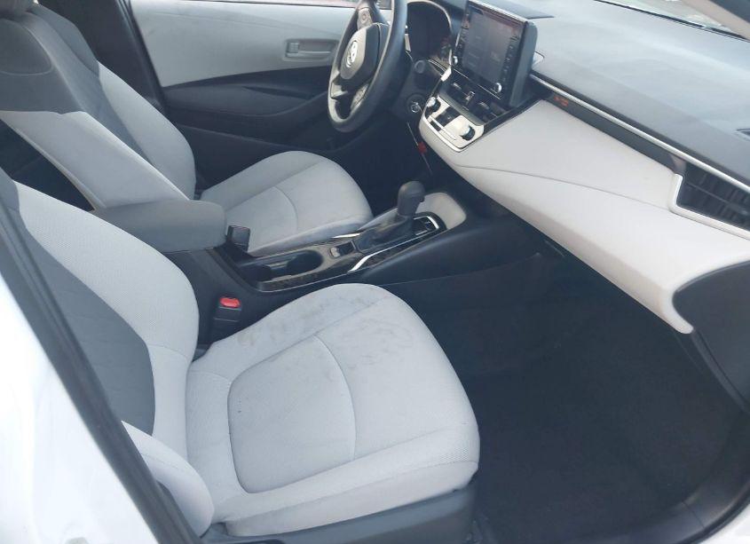 Photo 5 of 2022 Toyota Corolla LE (VIN 5YFEPMAE9NP318604)
