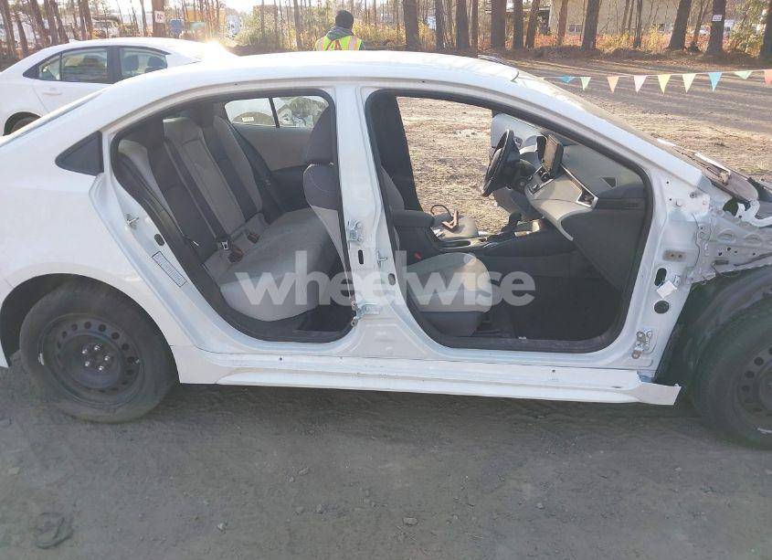 Photo 17 of 2022 Toyota Corolla LE (VIN 5YFEPMAE9NP331174)