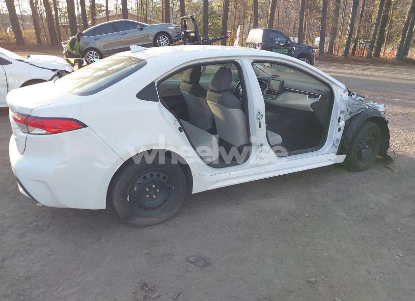 Photo 4 of 2022 Toyota Corolla LE (VIN 5YFEPMAE9NP331174)