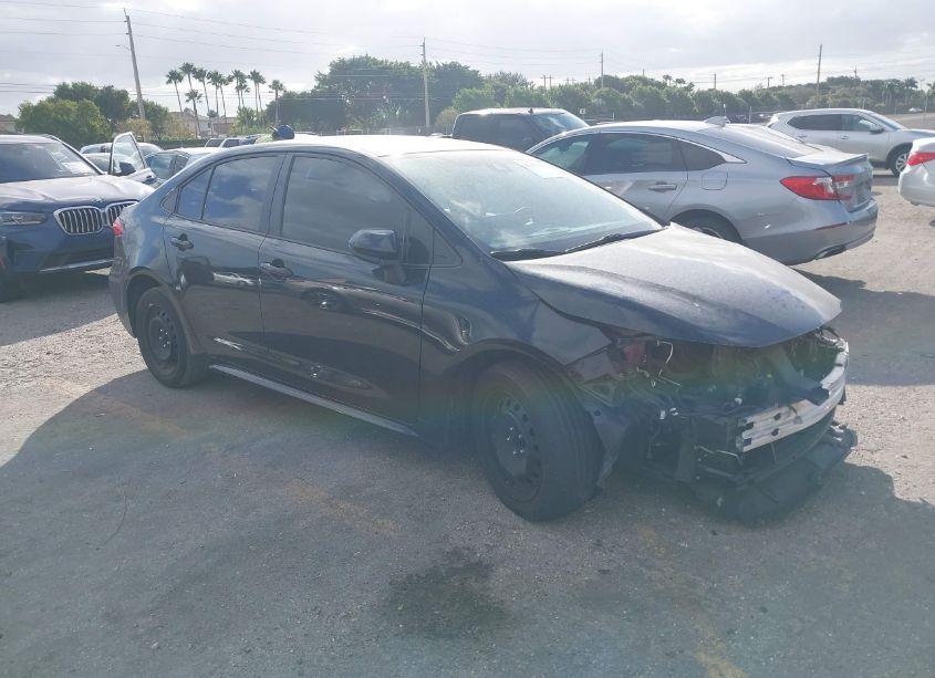 2022 Toyota Corolla LE (VIN 5YFEPMAE9NP334432) main photo