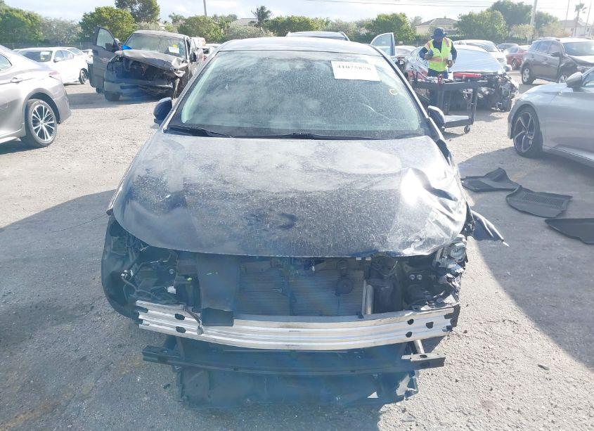 Photo 13 of 2022 Toyota Corolla LE (VIN 5YFEPMAE9NP334432)