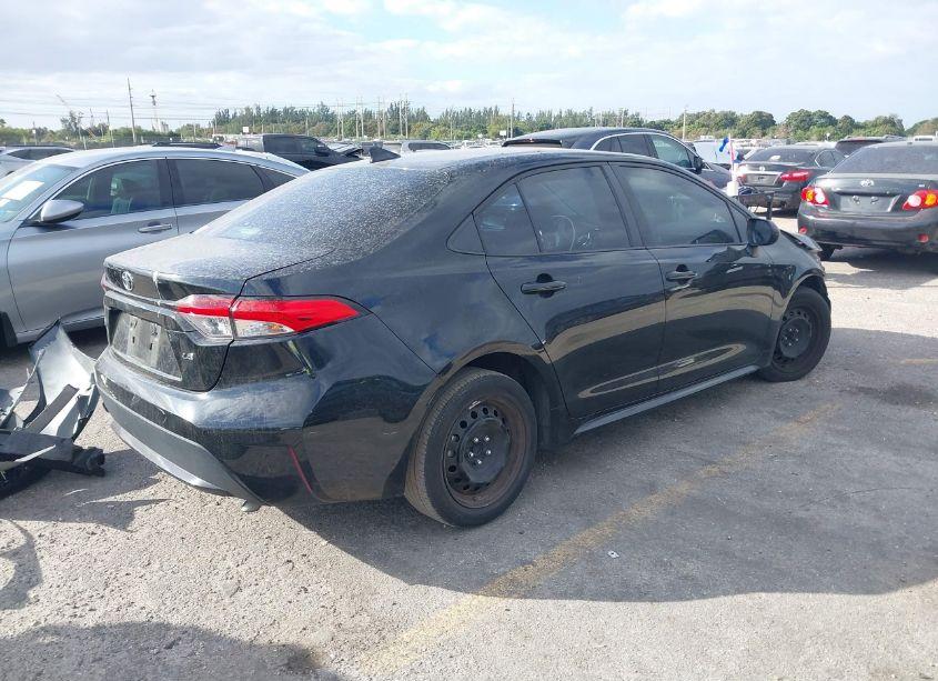 Photo 4 of 2022 Toyota Corolla LE (VIN 5YFEPMAE9NP334432)