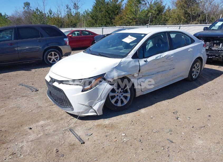 Photo 2 of 2022 Toyota Corolla LE (VIN 5YFEPMAE9NP338948)