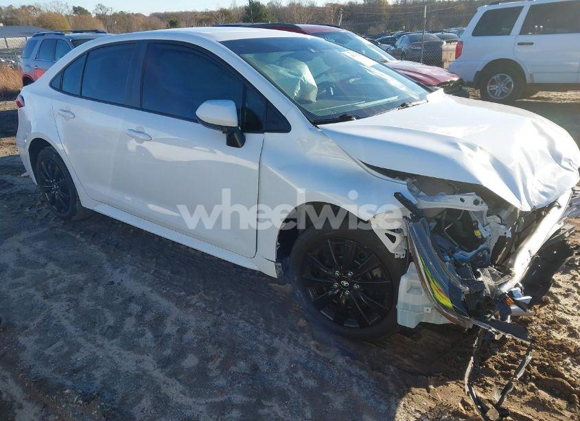 2022 Toyota Corolla LE (VIN 5YFEPMAE9NP361565) main photo