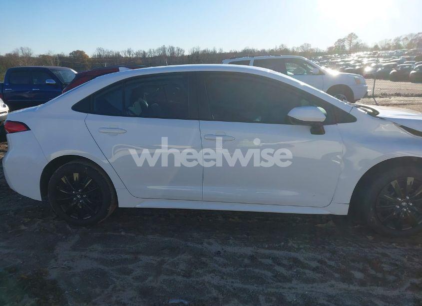 Photo 14 of 2022 Toyota Corolla LE (VIN 5YFEPMAE9NP361565)