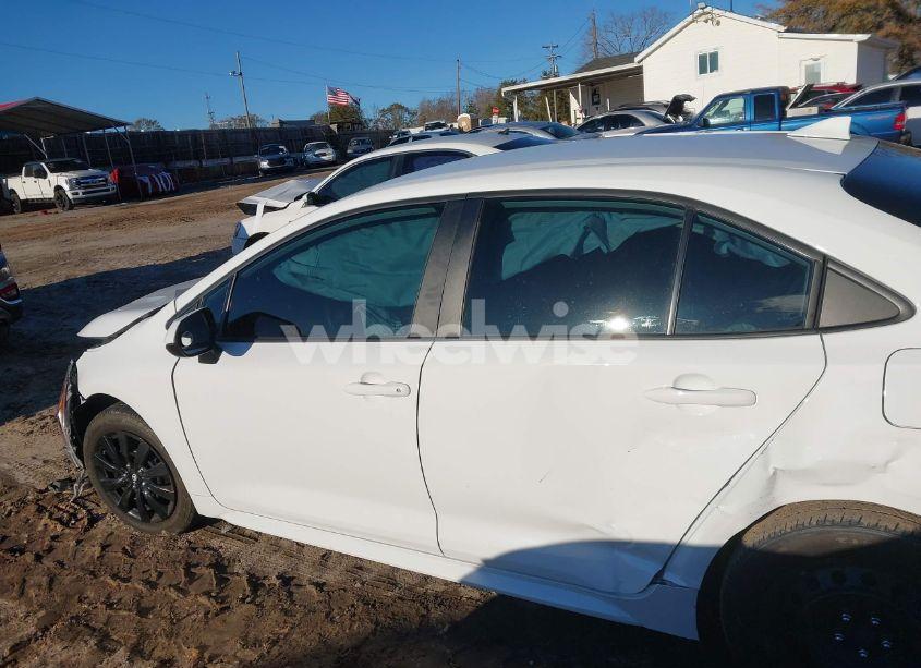 Photo 15 of 2022 Toyota Corolla LE (VIN 5YFEPMAE9NP361565)